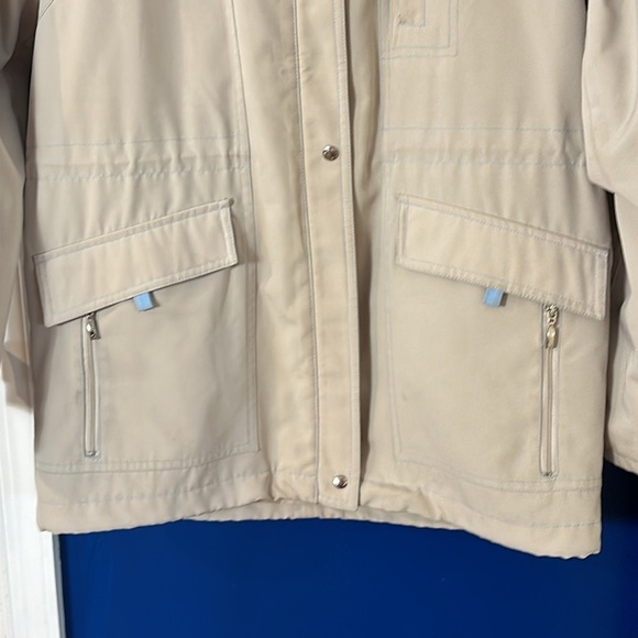 Women’s Liz Claiborne Tan Polyester Hooded Windbreaker Rain Jacket Size Small - Picture 4 of 13